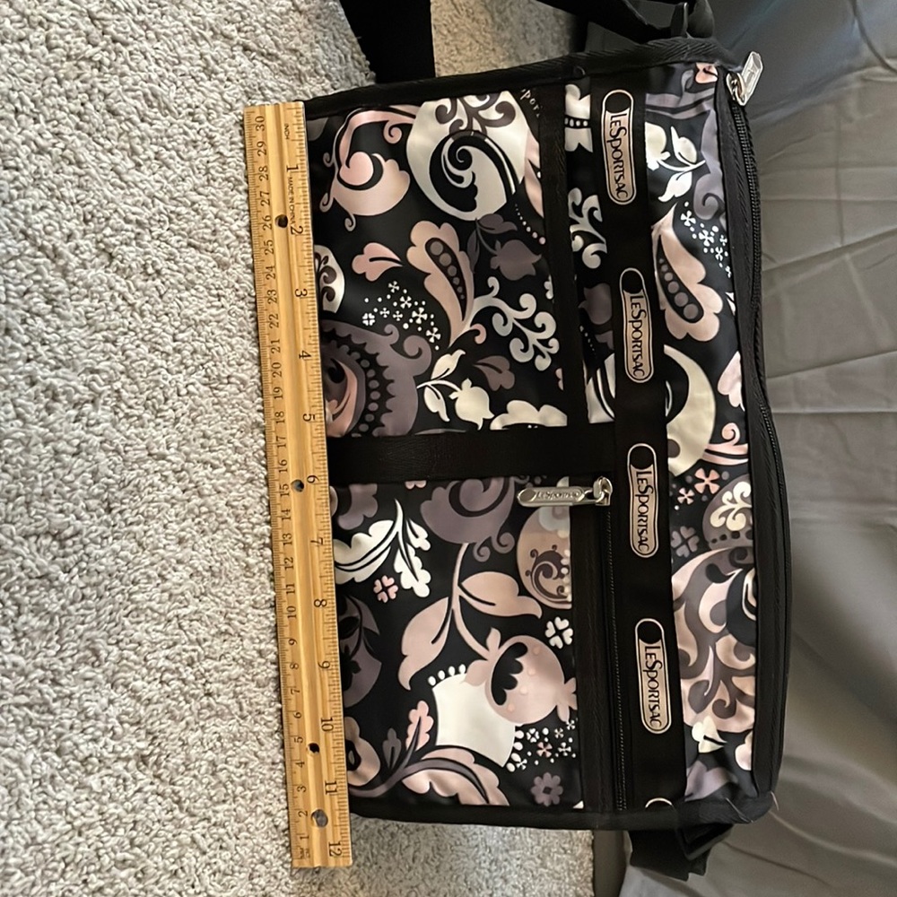 LeSportsac